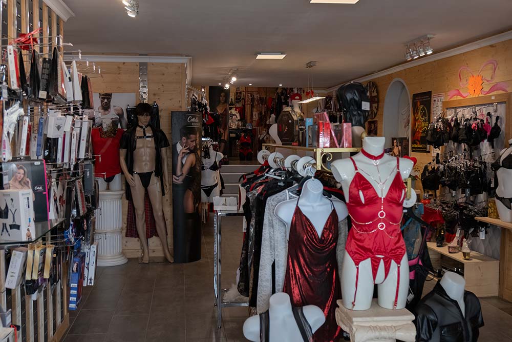 Love shop Le Cupidon à Vichy, avec sa grande sélection de sextoys, lingerie et accessoires pour soirée amoureux